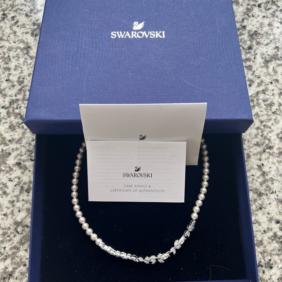 SWAROVSKI COLLECTIONS LOUISON PEARL NECKLACE - Picture 3 of 8